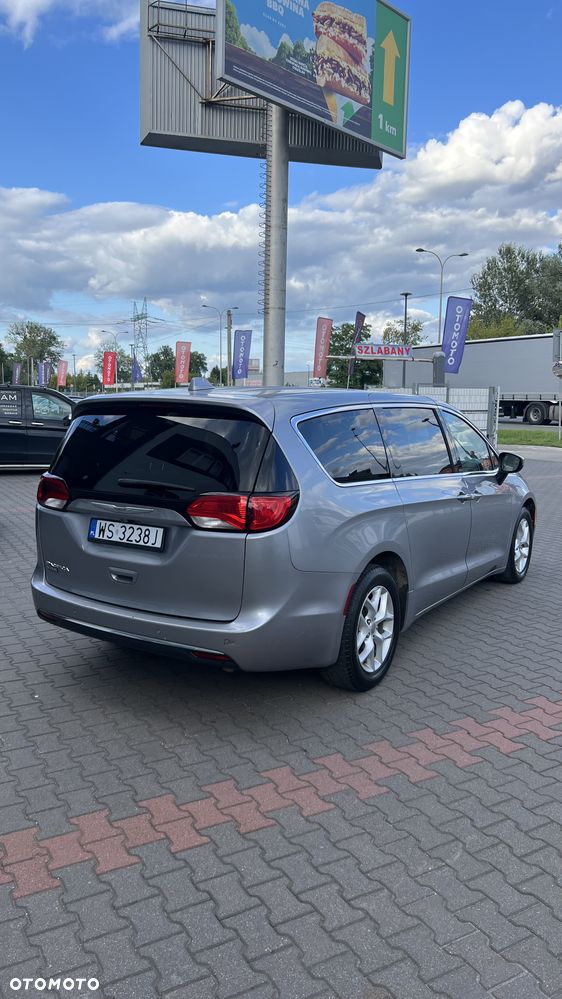 Chrysler Pacifica - 3
