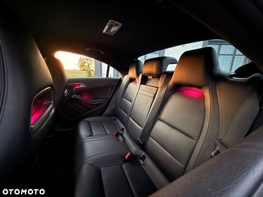 Mercedes-Benz CLA 250 4Matic 7G-DCT Urban - 15