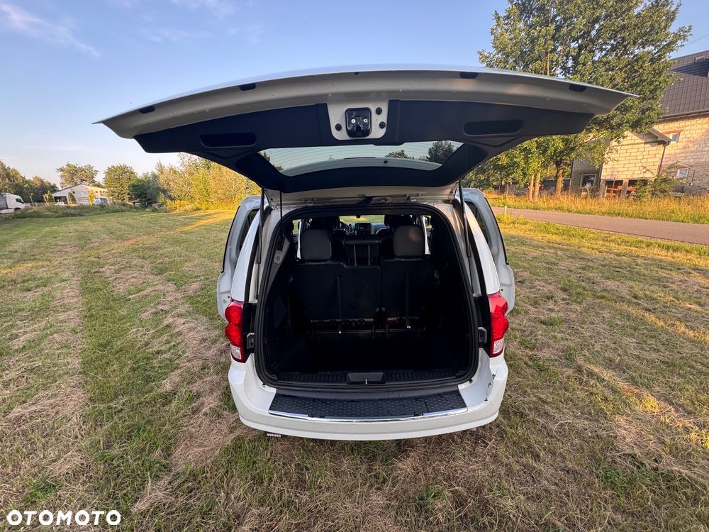 Dodge Grand Caravan 3.6 R/T - 28