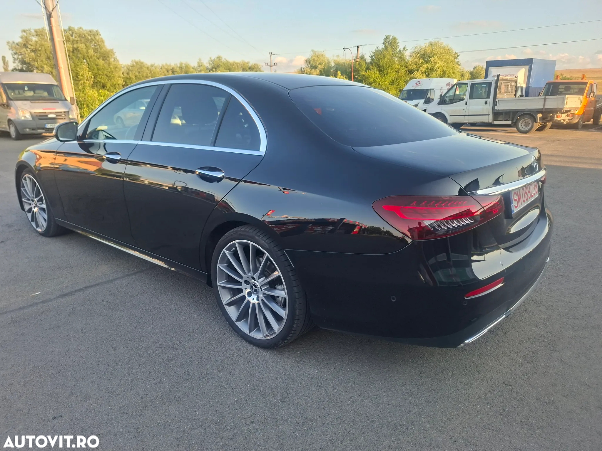 Mercedes-Benz E 220 d T 9G-TRONIC AMG Line - 20