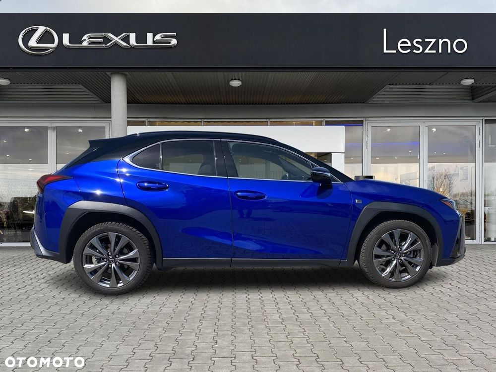 Lexus UX 300h F Sport Design - 9
