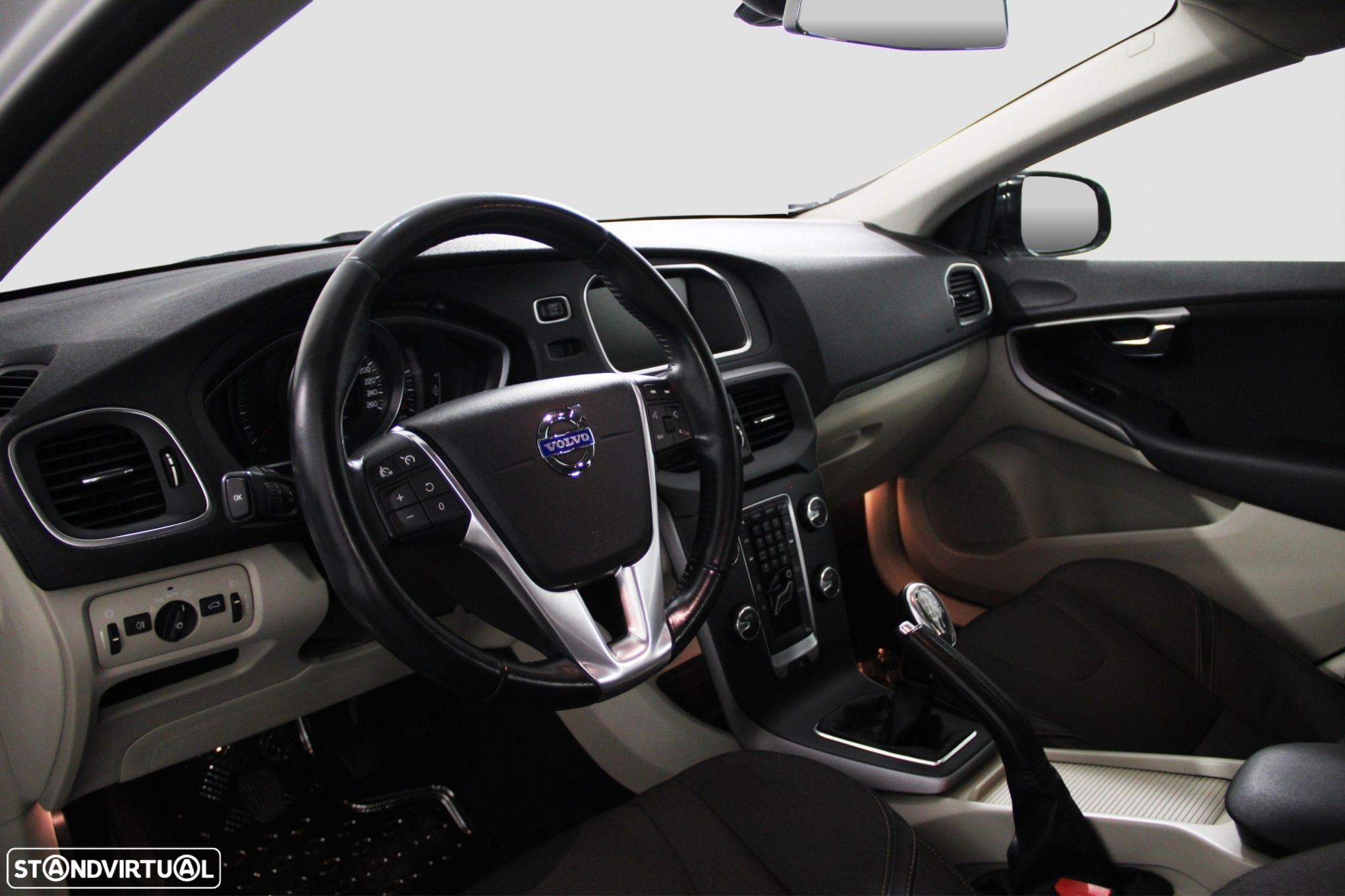 Volvo V40 Cross Country 1.6 D2 Kinetic - 6
