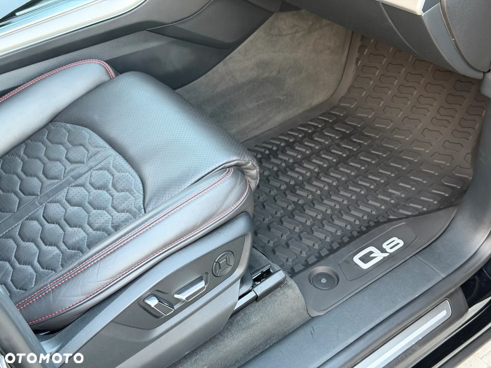 Audi Q8 - 32