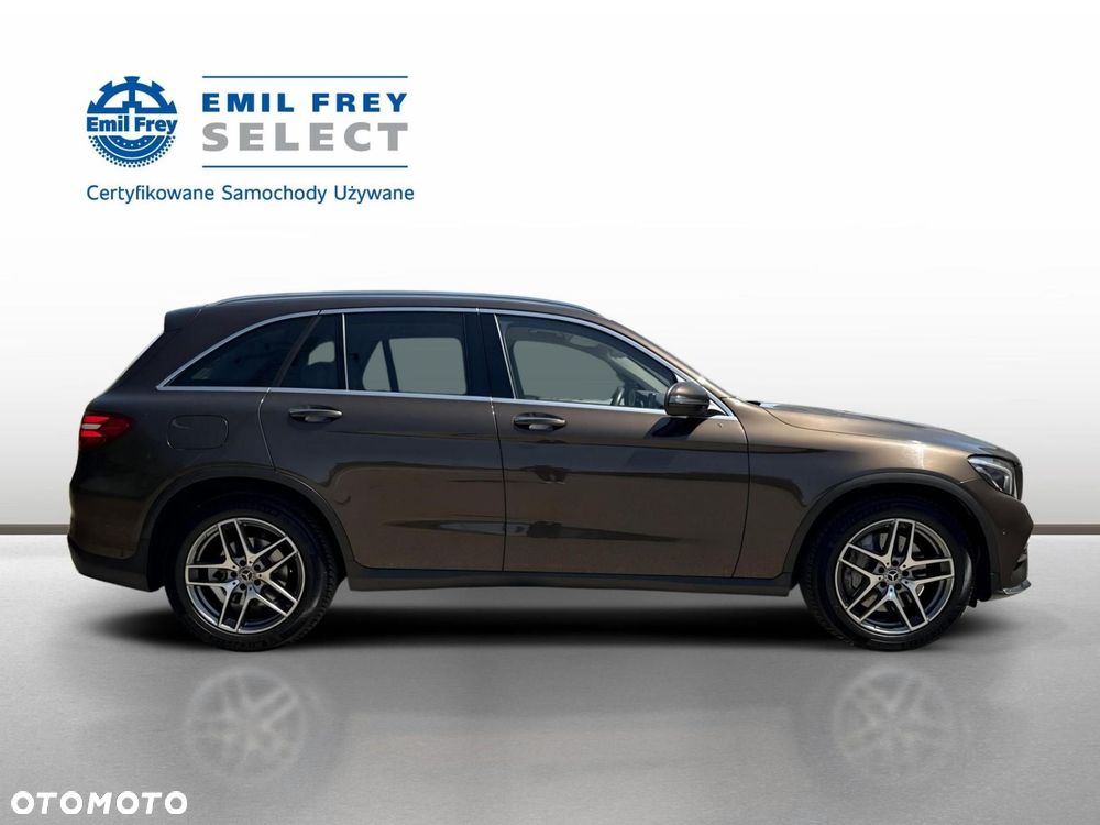 Mercedes-Benz GLC - 7