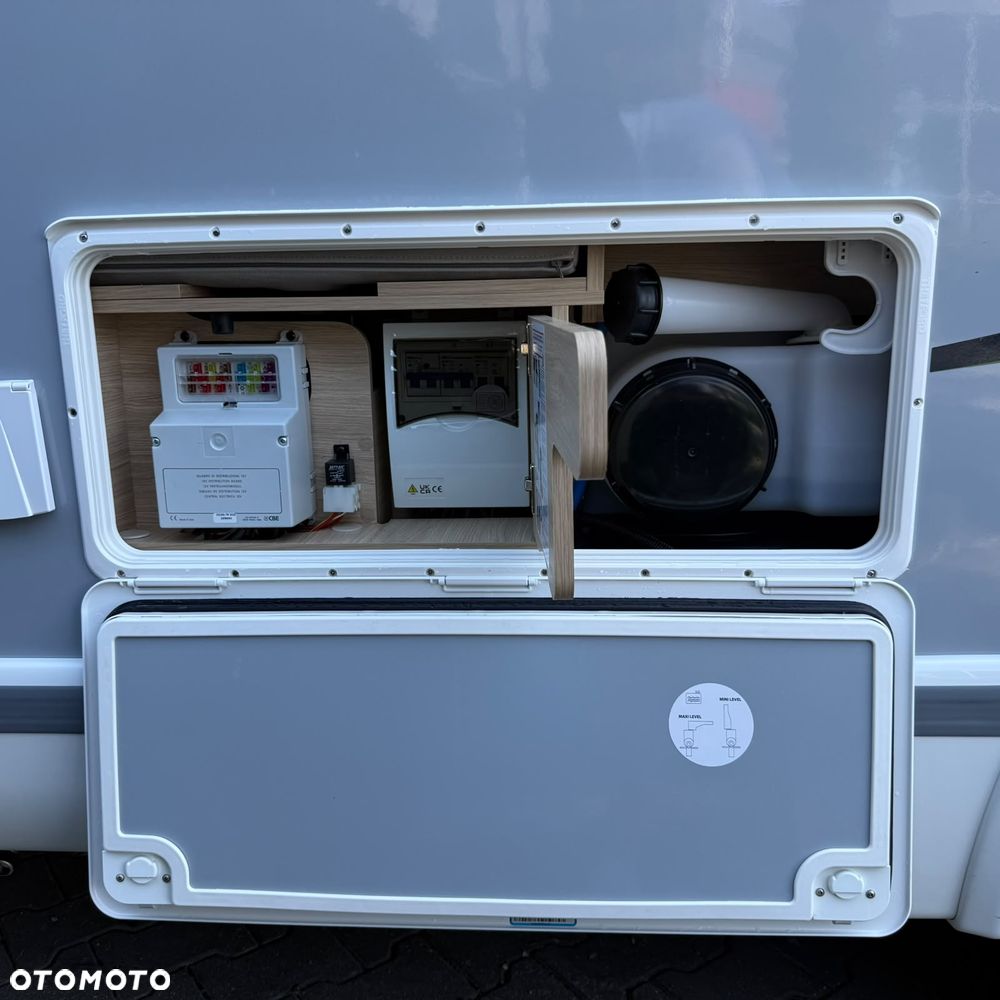 Ford Chausson 720 Titanium Line - 8