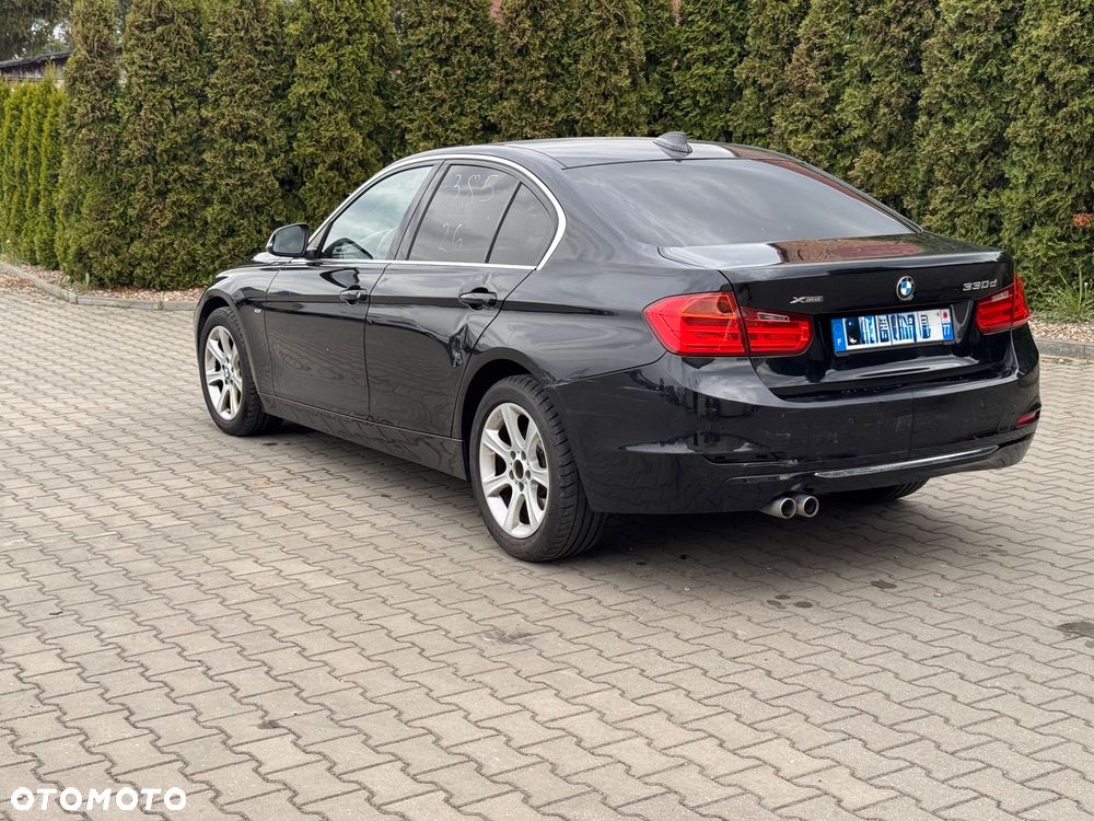 BMW Seria 3 330d xDrive Sport-Aut Luxury Line - 6