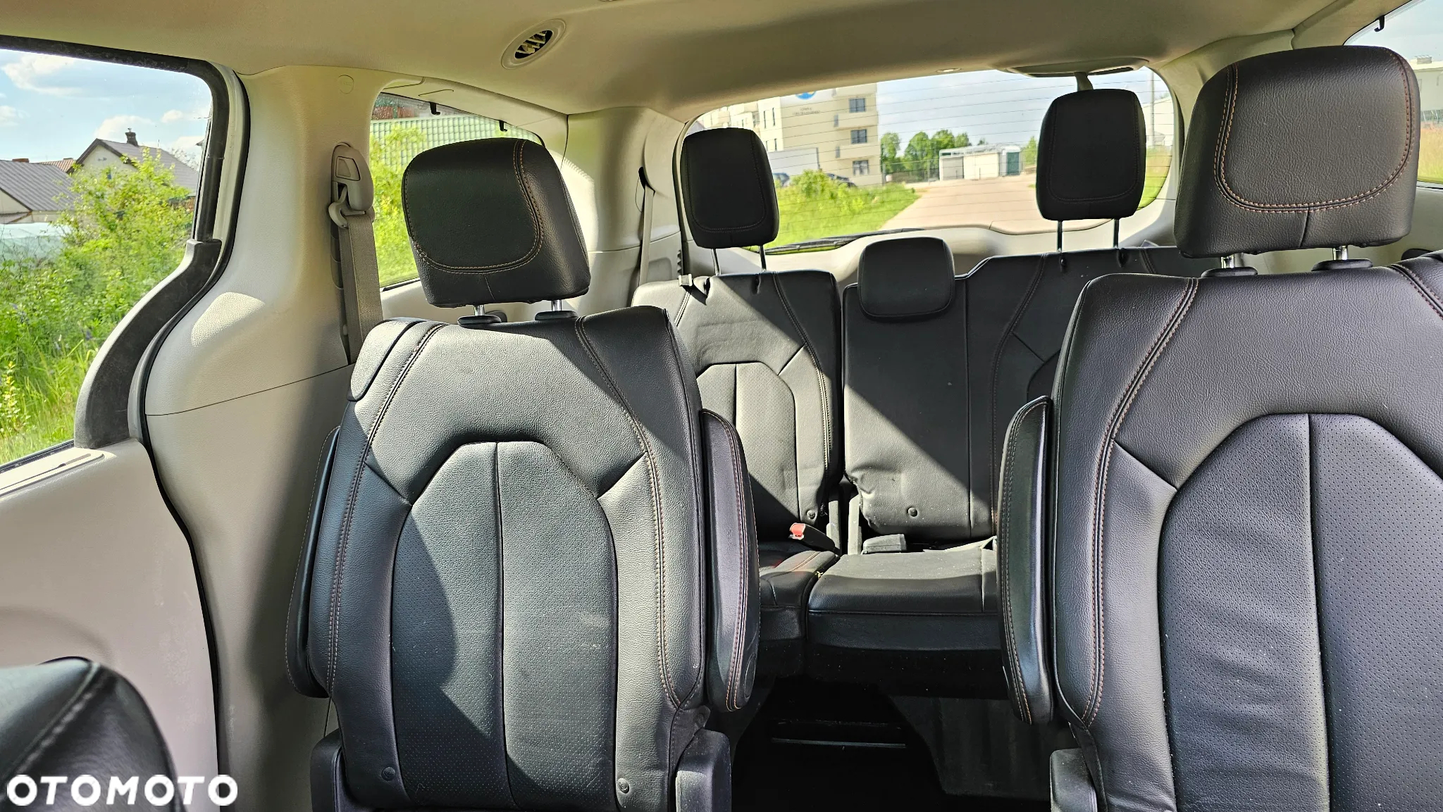 Chrysler Pacifica - 20