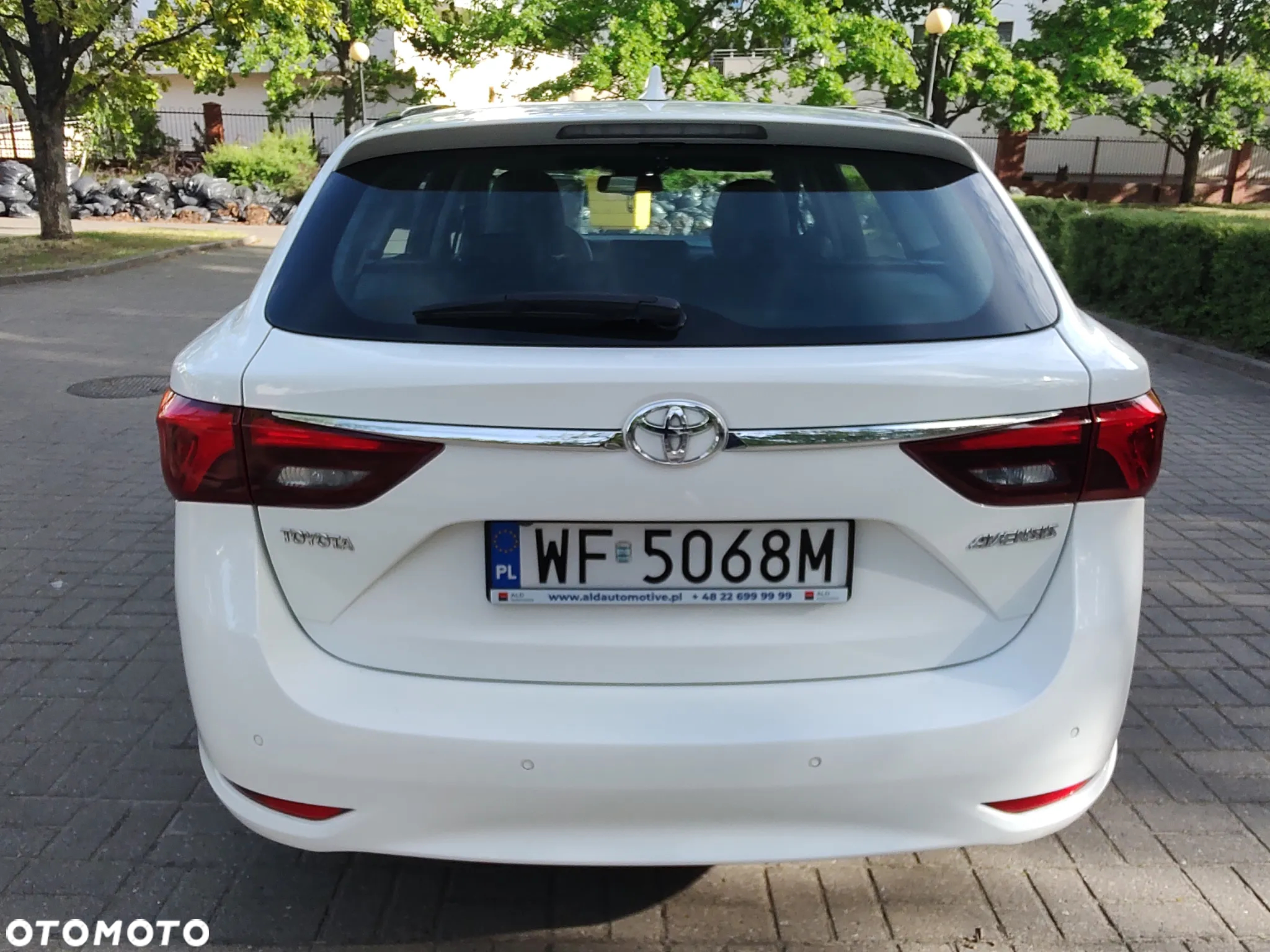 Toyota Avensis 1.8 Premium - 6