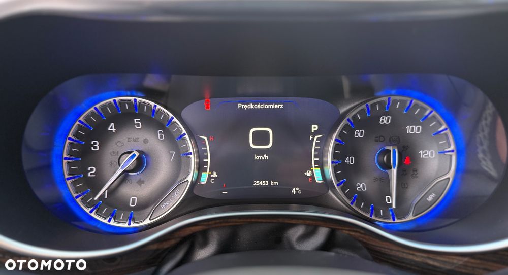 Chrysler Pacifica - 18