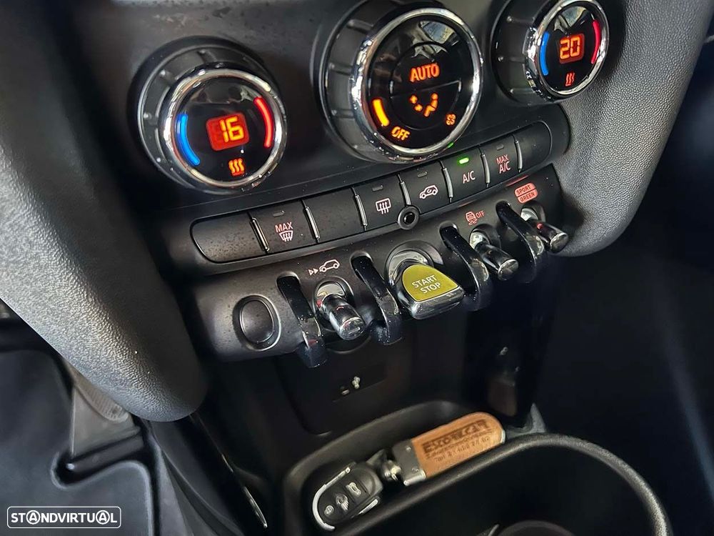 MINI 3 Portas Cooper SE Classic - 15