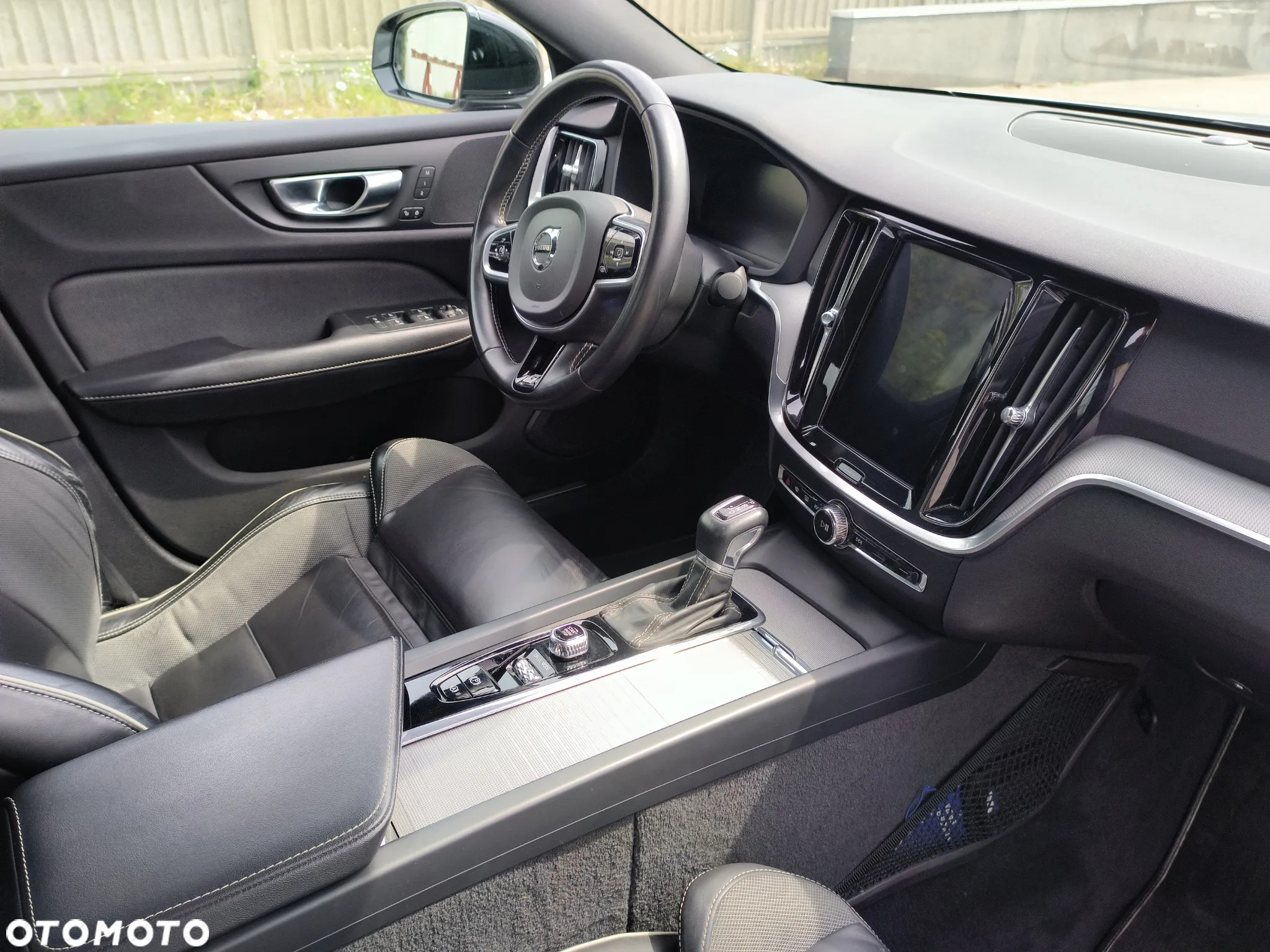 Volvo S60 T5 AWD R-Design - 15