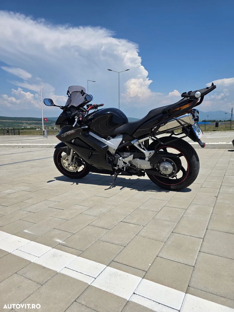 Honda VFR 800F V-Tec - 6