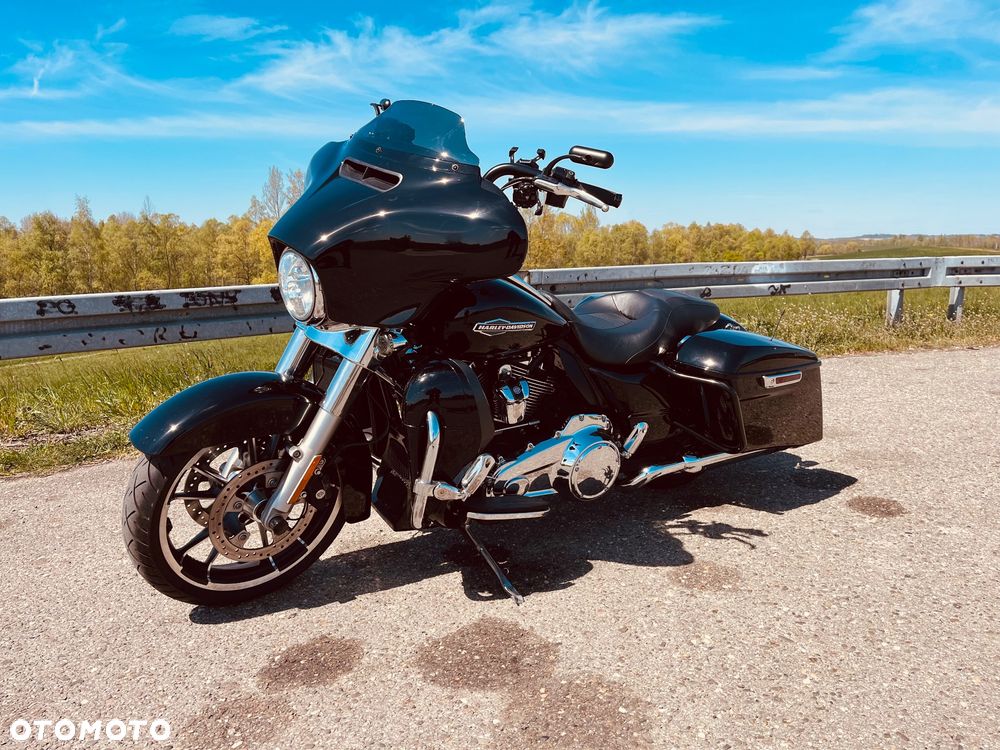 Harley-Davidson Touring Street Glide - 10