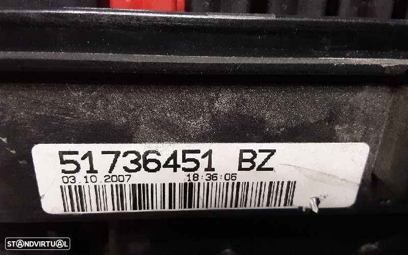 CAIXA DE RELES FUSÍVEIS FIAT GRANDE PUNTO 199 - 1