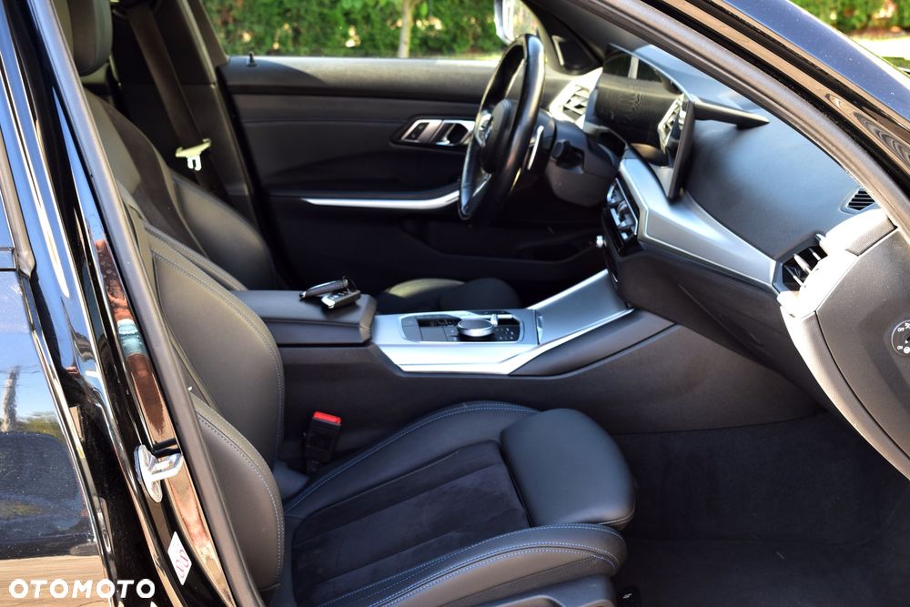 BMW Seria 3 320d xDrive M Sport sport - 24