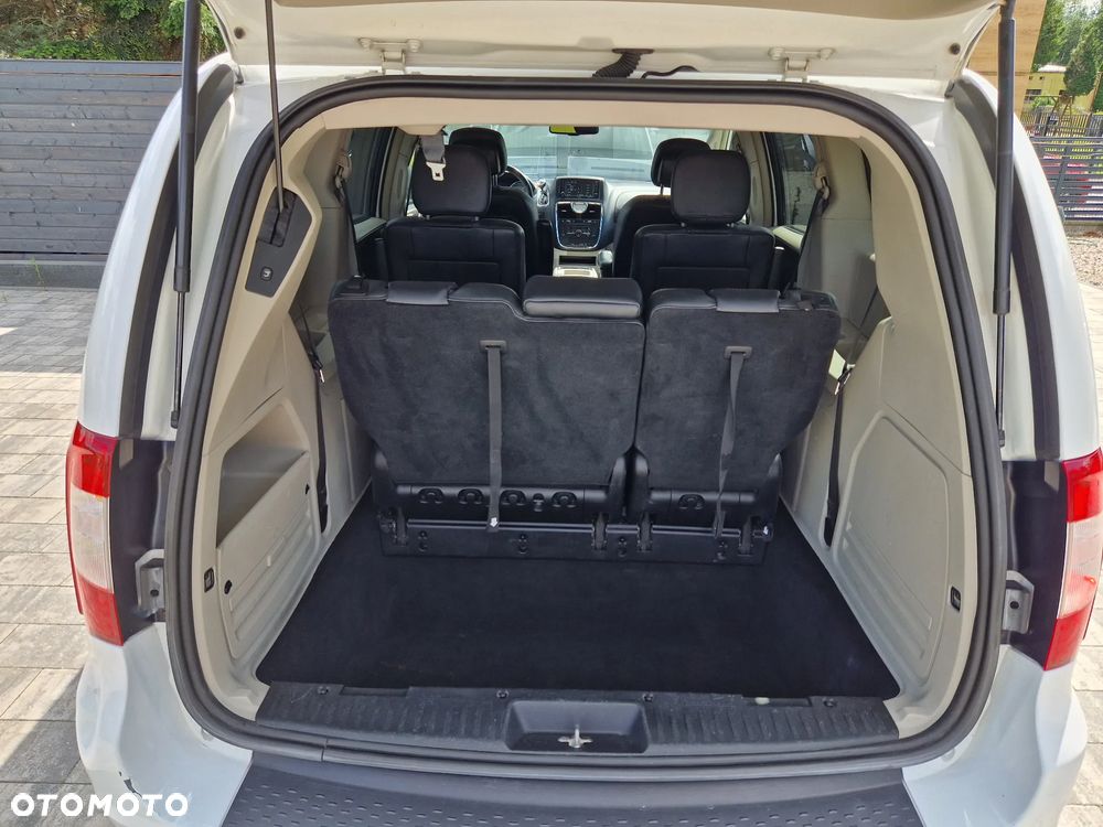 Chrysler Town & Country 3.6 Limited - 9