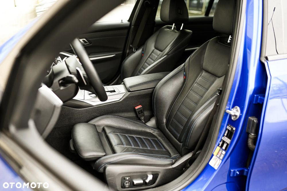 BMW Seria 3 330e M Sport - 29