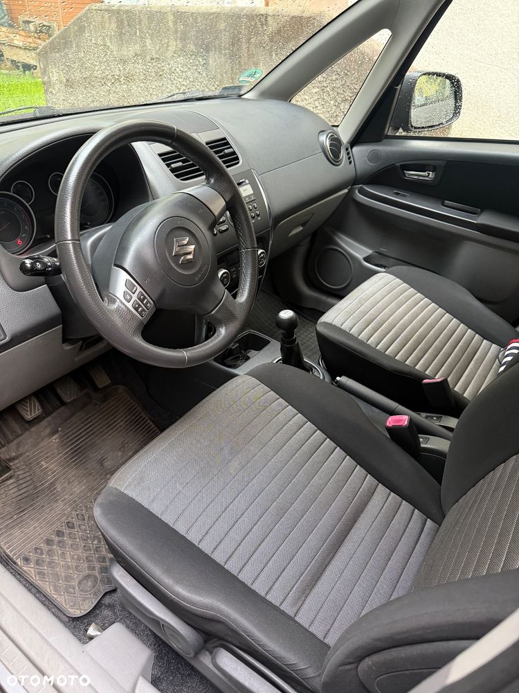 Suzuki SX4 1.6 Premium 4WD - 8