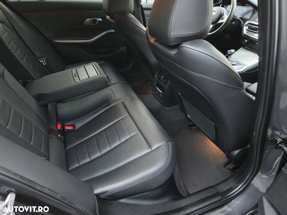 BMW Seria 3 330e iPerformance M Sport - 23