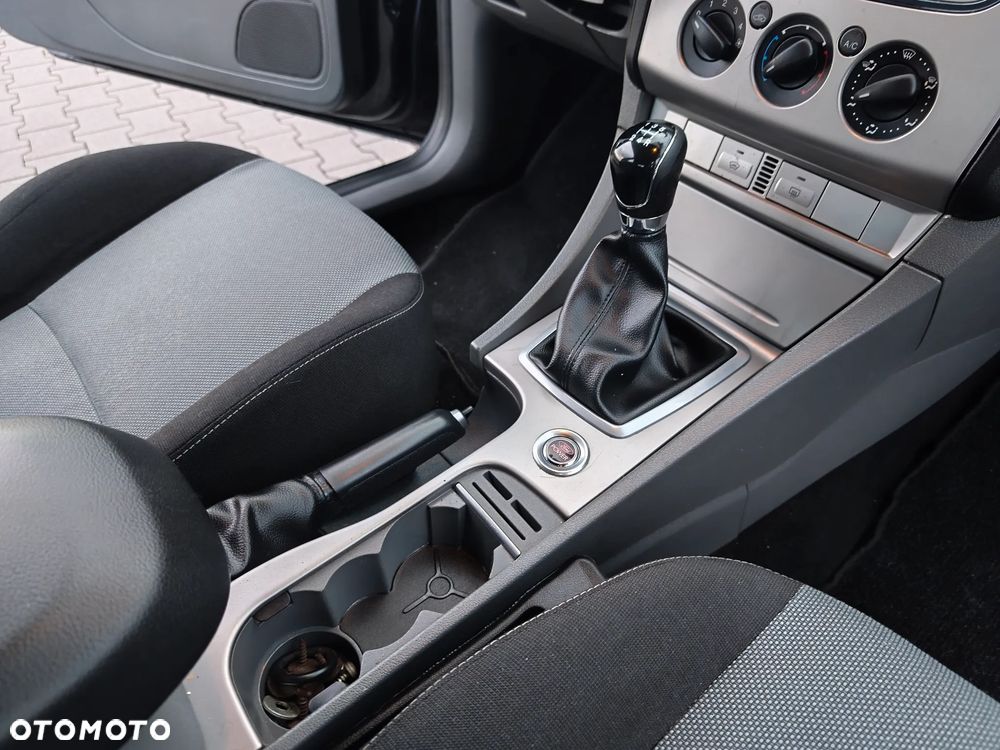 Ford Focus 1.6 16V Style - 26