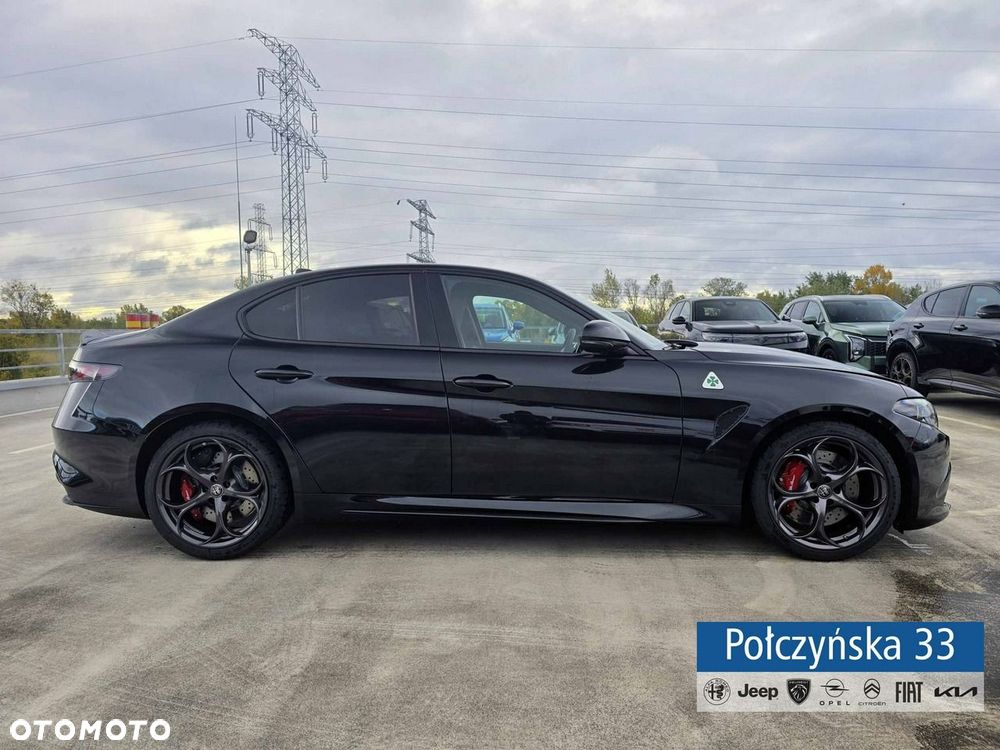 Alfa Romeo Giulia - 8