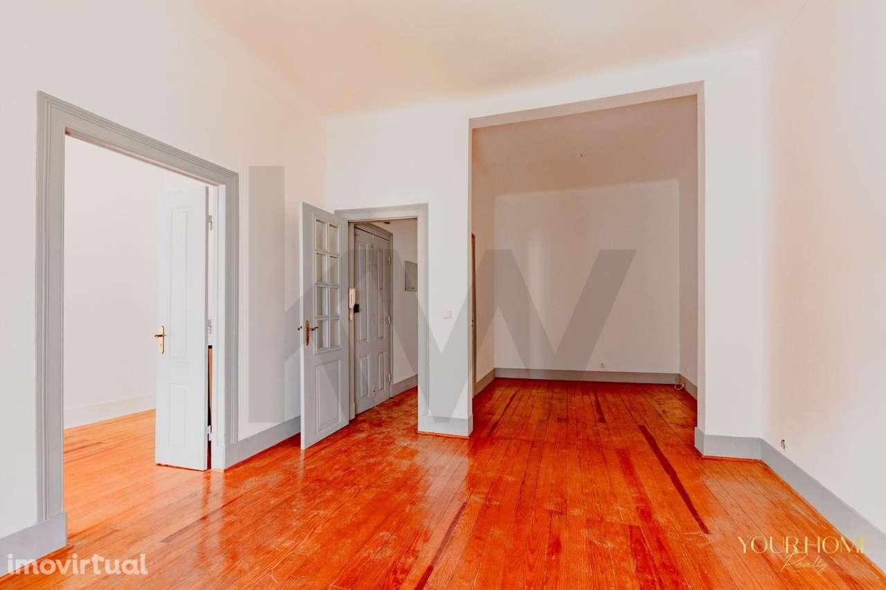 T2+1 para remodelar na prestigiada Rua de São Bento, Lisboa - Grande imagem: 4/24