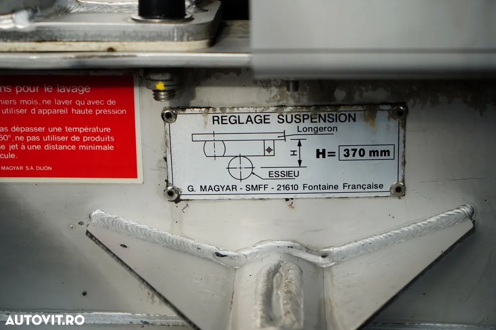 Magyar / REZERVOR ALIMENTE / 30.000 L / AXĂ RIDICATĂ / AXĂ DE DIRECȚIE / - 30