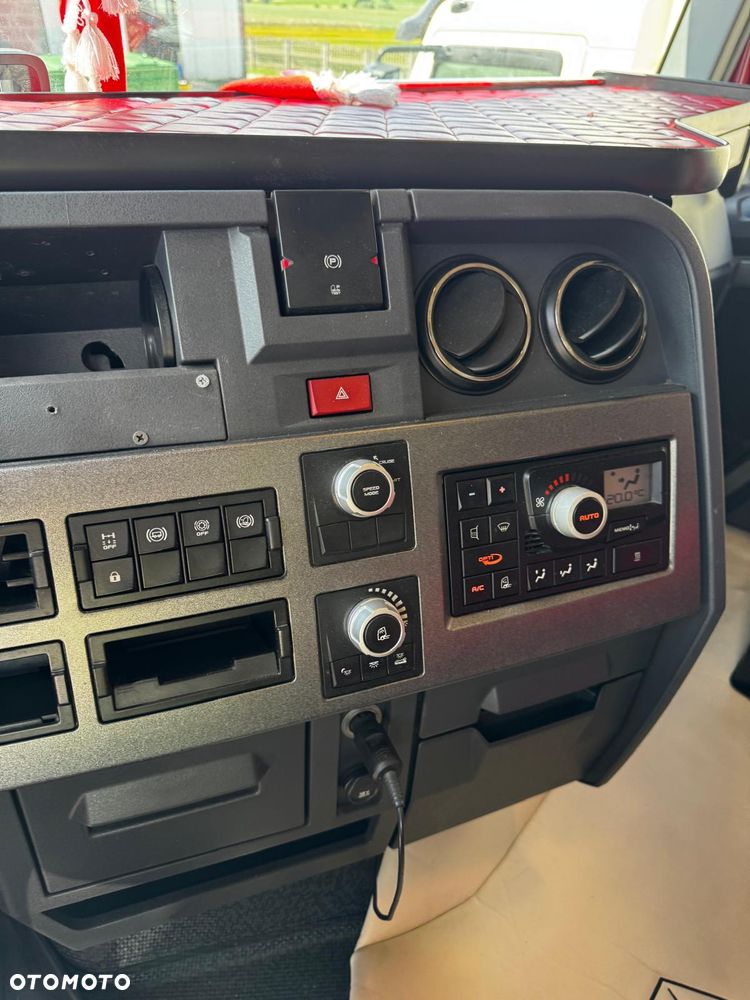 Renault T440 - 22