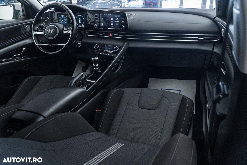 Hyundai Elantra 1.6 l 123 CP 6MT Highway - 2