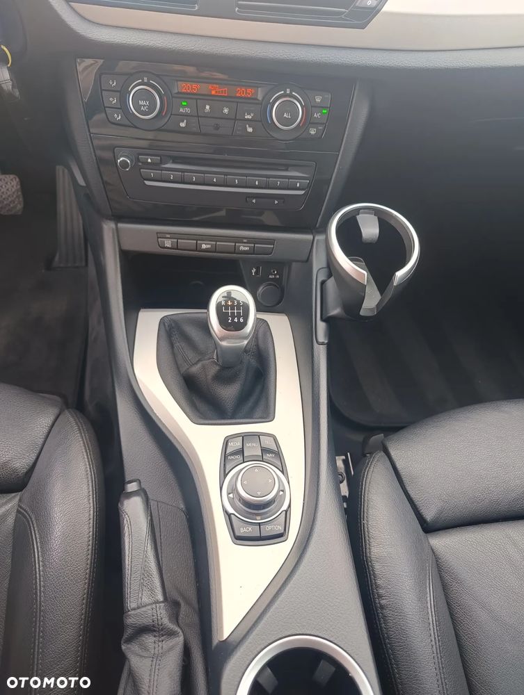 BMW X1 sDrive18d - 18