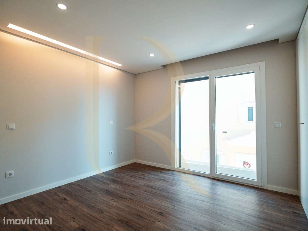 Apartamento T3 com elevador e arrecadação em remodelação total em M... - Grande imagem: 4/11