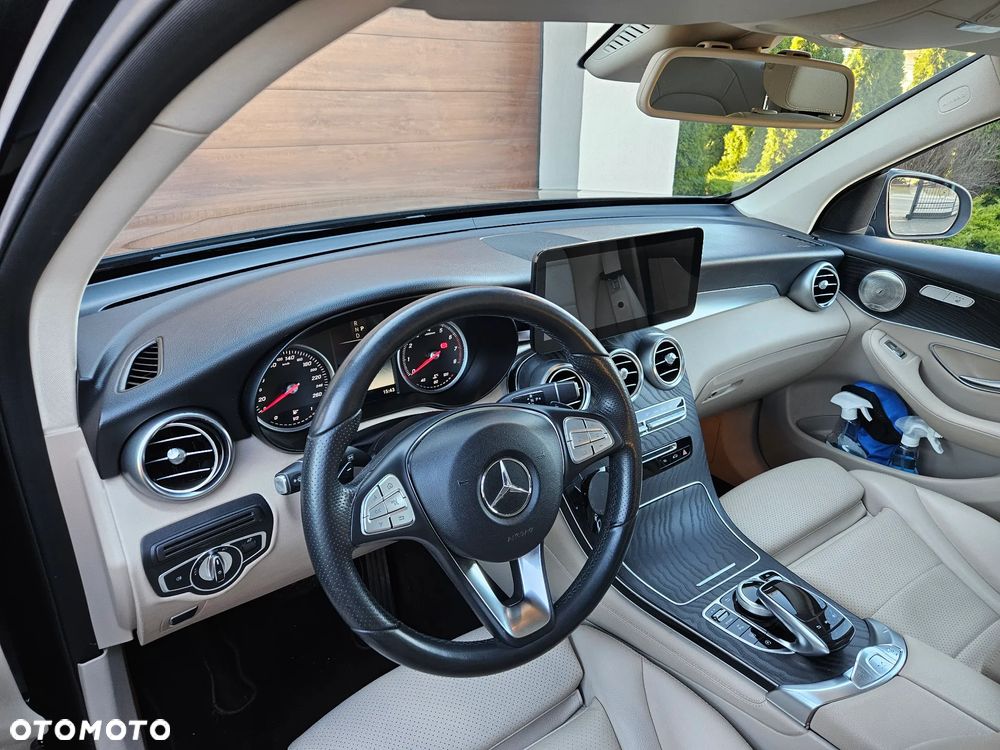 Mercedes-Benz GLC - 9
