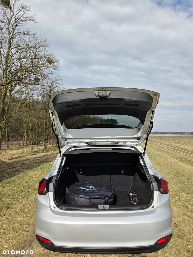 Fiat Tipo 1.4 T-Jet 16v Street - 28