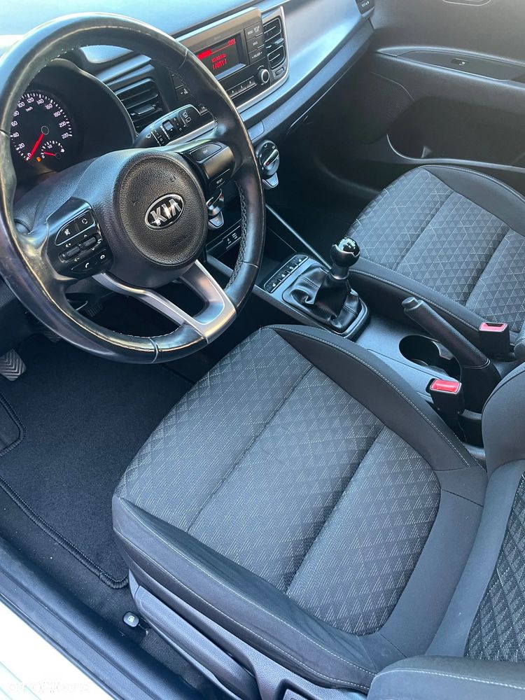 Kia Rio 1.2 L - 9