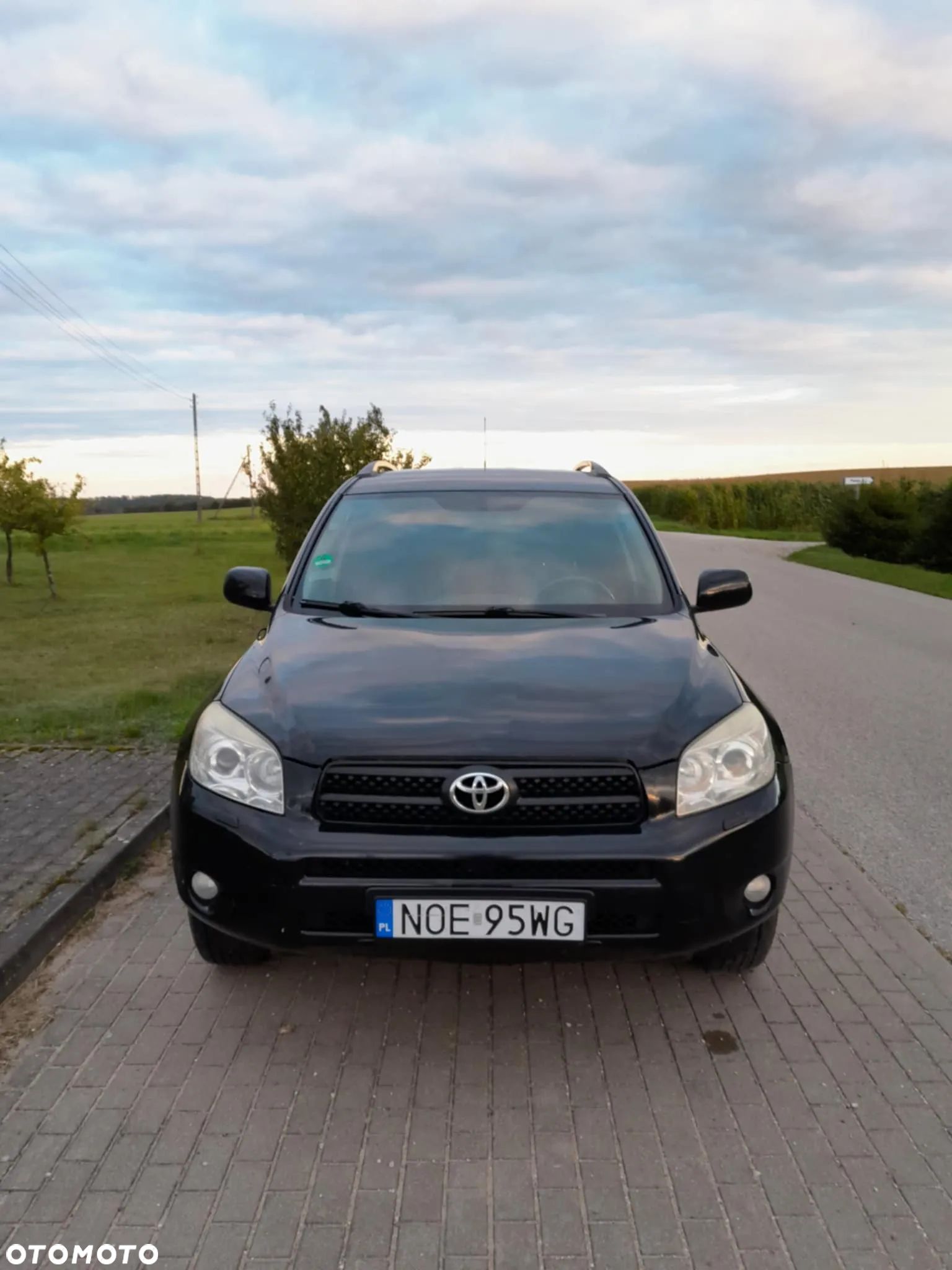 Toyota RAV4 - 1