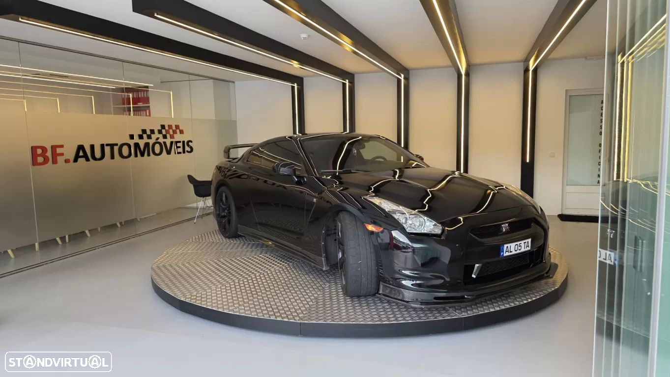 Nissan GT-R - 8