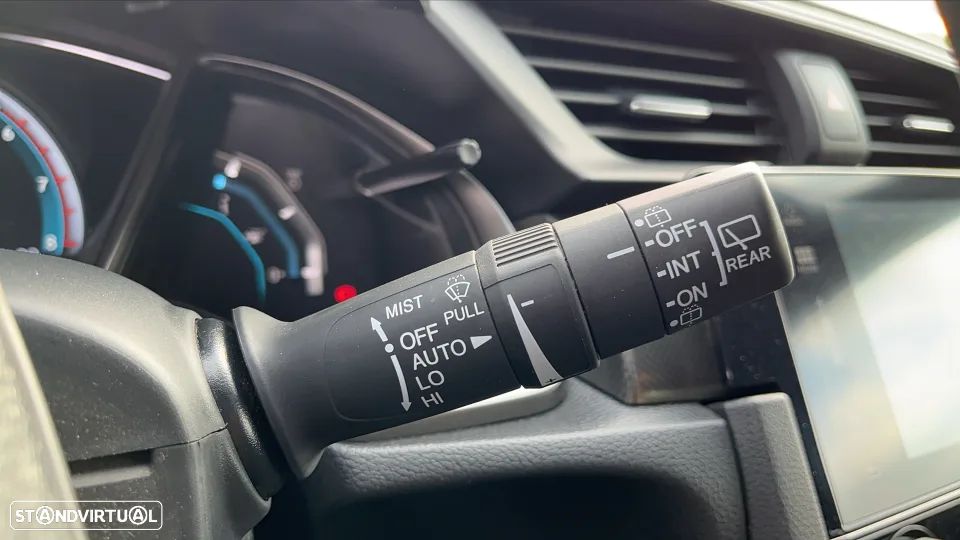 Honda Civic 1.0 i-VTEC Executive - 32