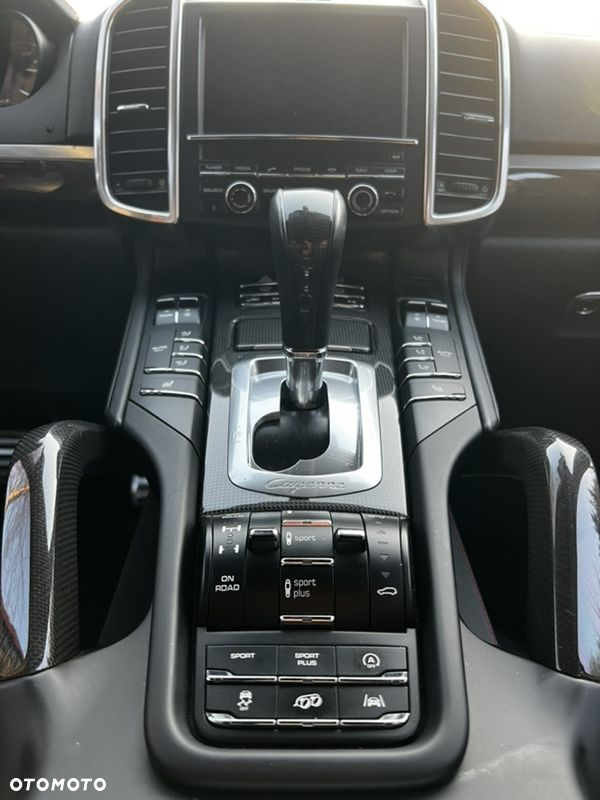 Porsche Cayenne GTS - 6