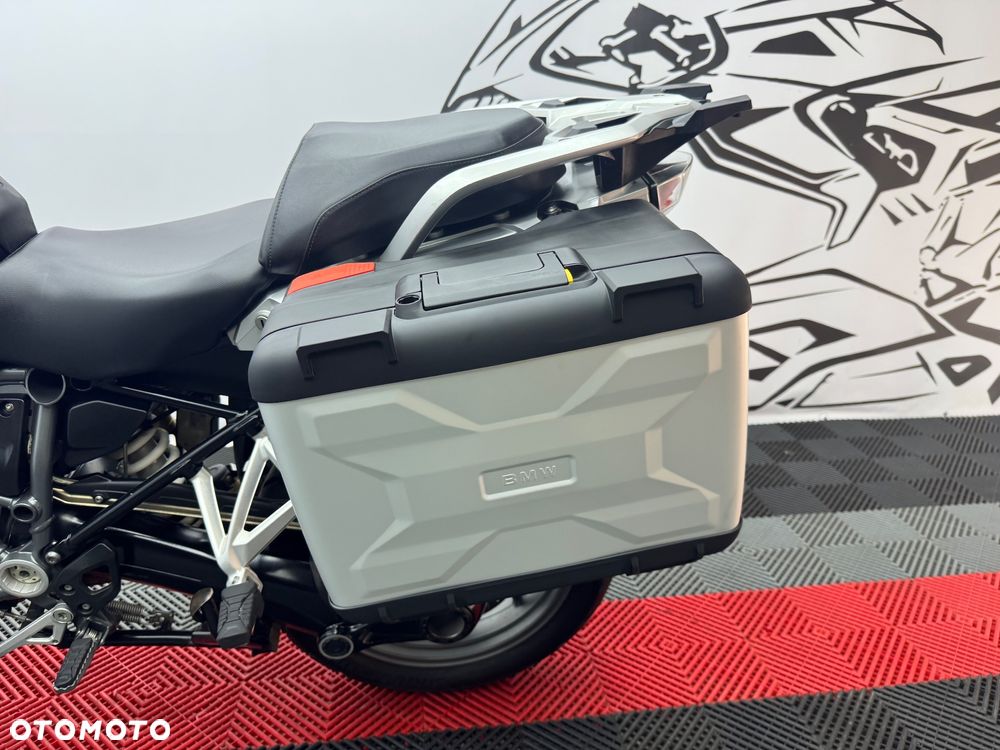BMW R - 16