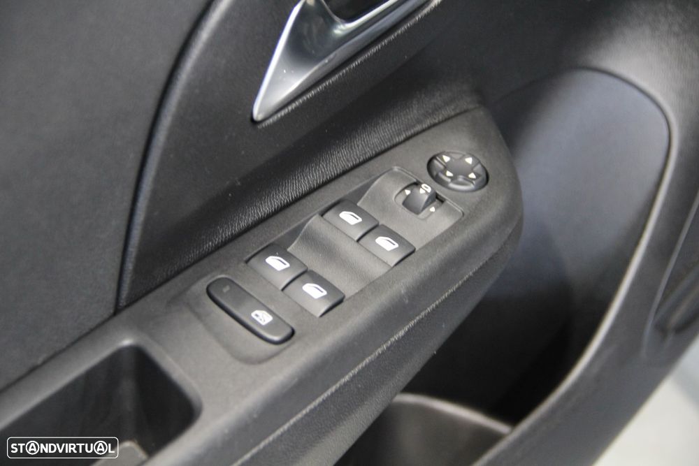 Opel Corsa 1.2 T GS - 7