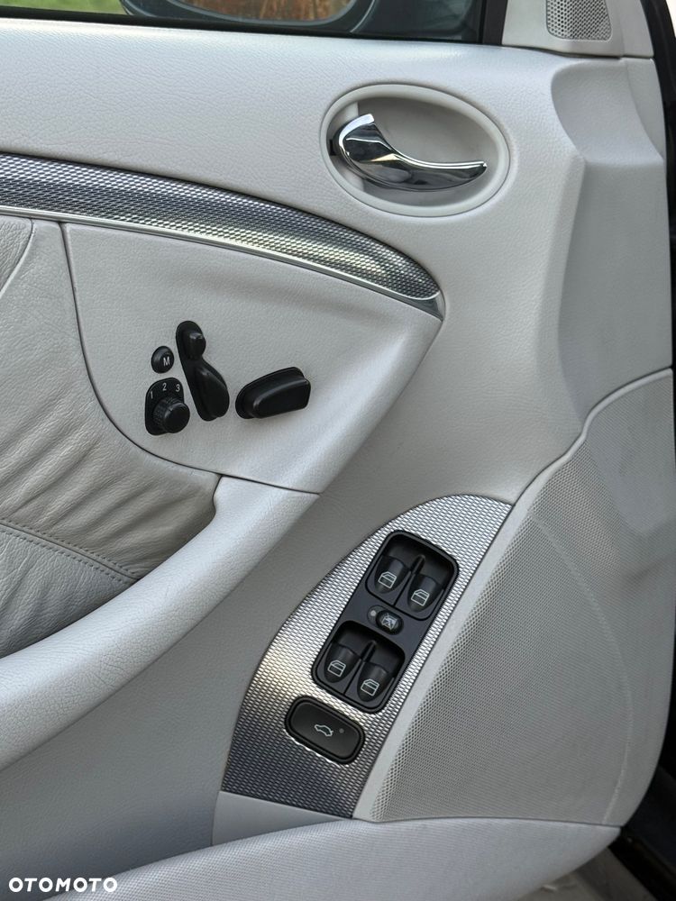 Mercedes-Benz CLK 320 - 27