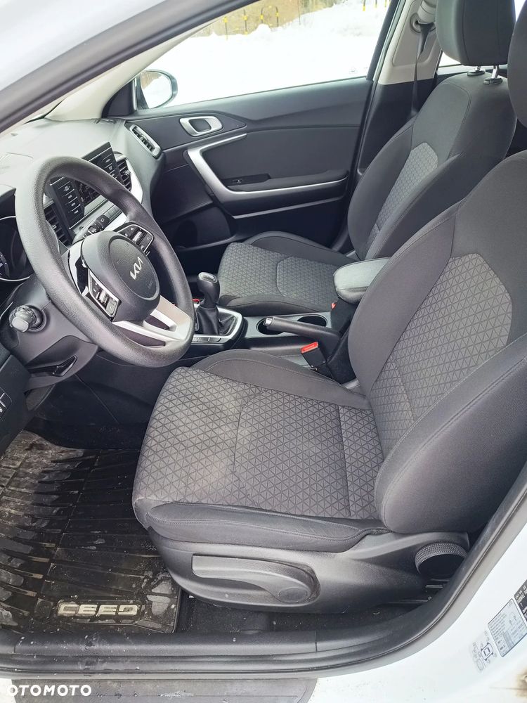 Kia Ceed 1.6 CRDi SCR M - 11