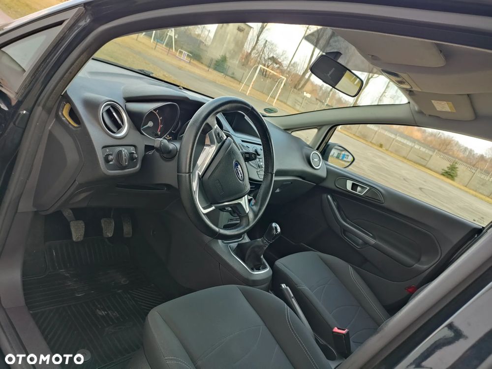 Ford Fiesta - 10