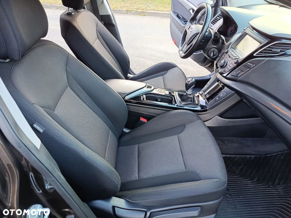 Hyundai i40 Kombi blue 1.6 Family+ - 20