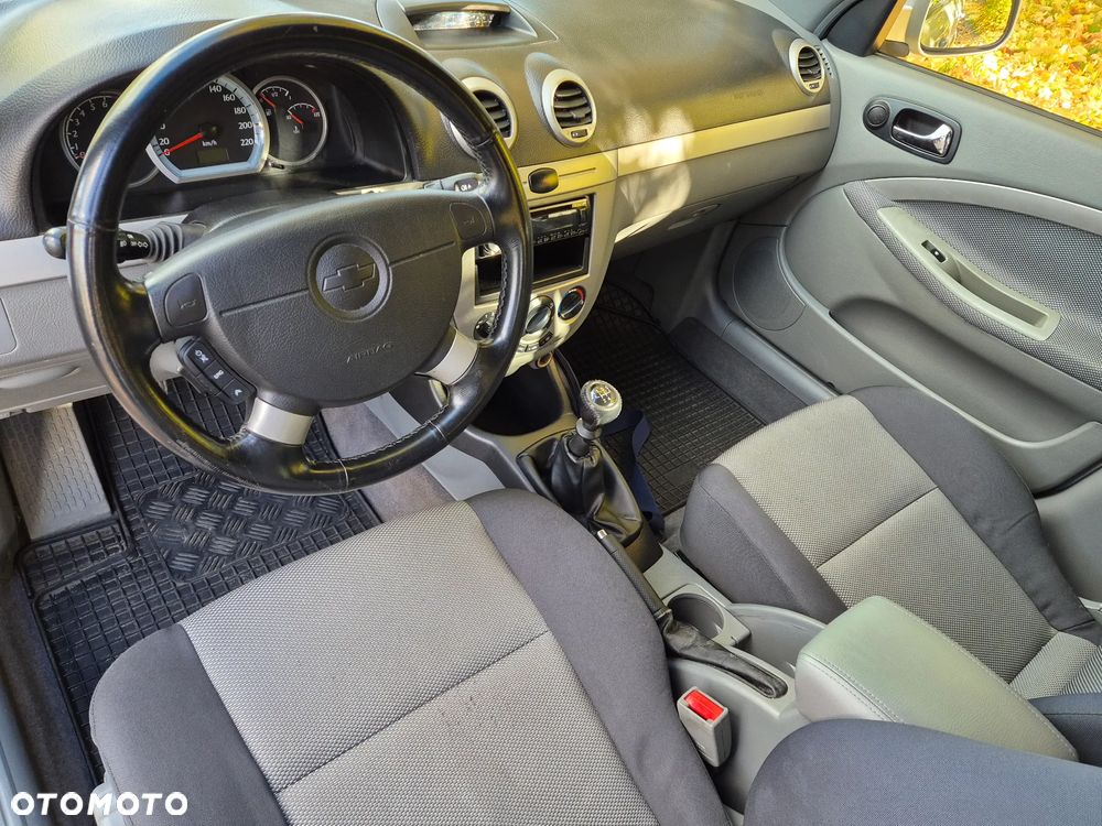 Chevrolet Nubira - 16