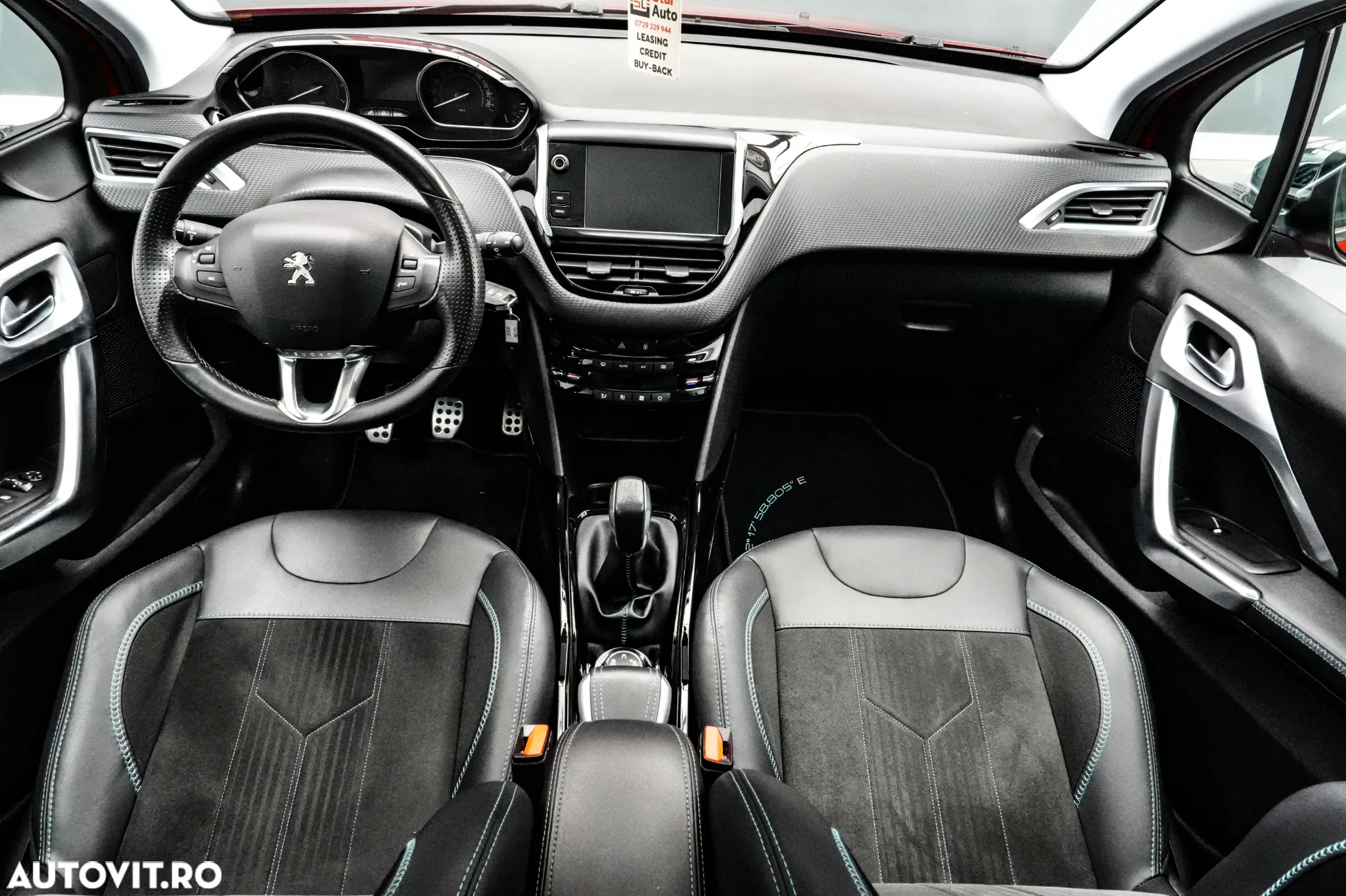 Peugeot 2008 1.2 PureTech Turbo Allure - 8