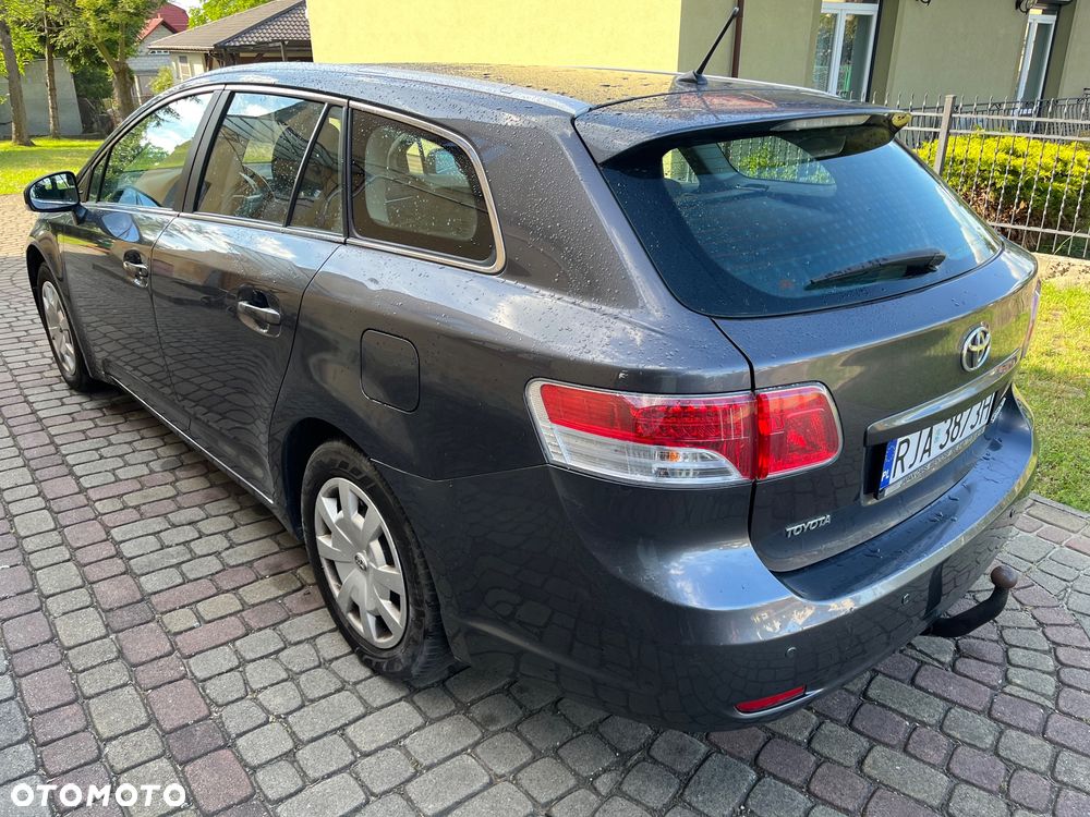 Toyota Avensis 2.0 D-4D Executive - 23