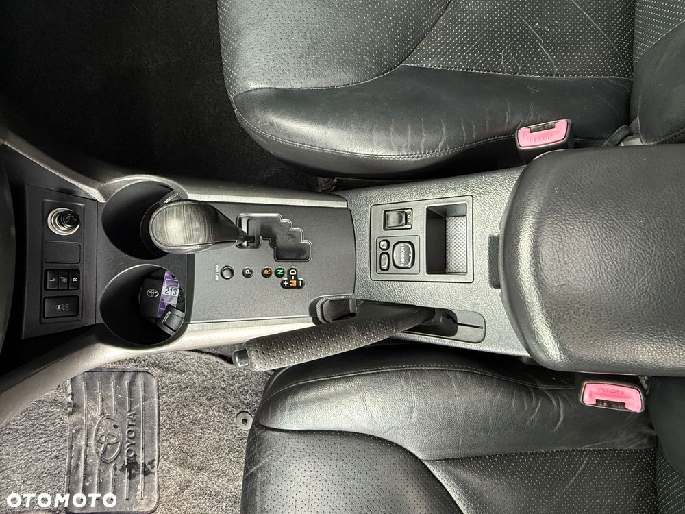 Toyota RAV4 2.2 D-4D 4x4 Automatik Executive - 26