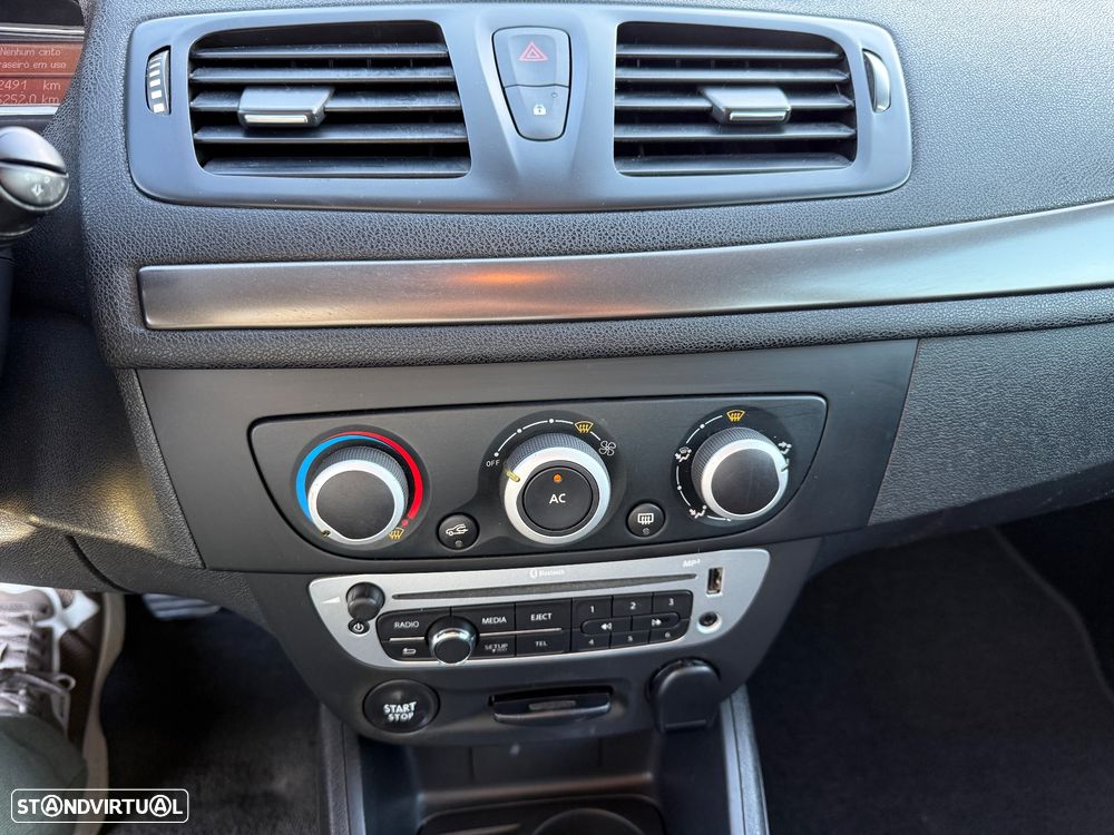 Renault Mégane 1.5 dCi Dynamique S - 18