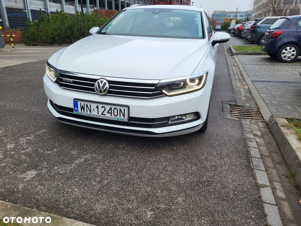 Volkswagen Passat - 1